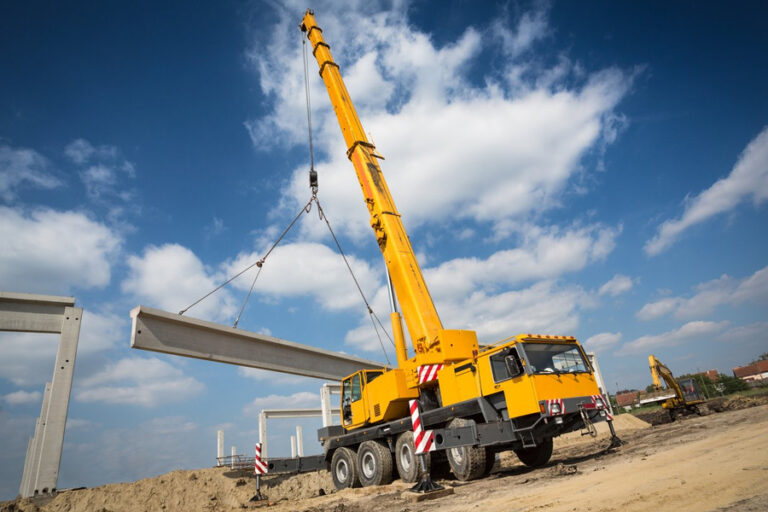 Project Types That Require Hiring a Crane Service