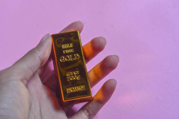 Impact of Global Market Changes on 7.5 Tola Gold Price in Pakistan